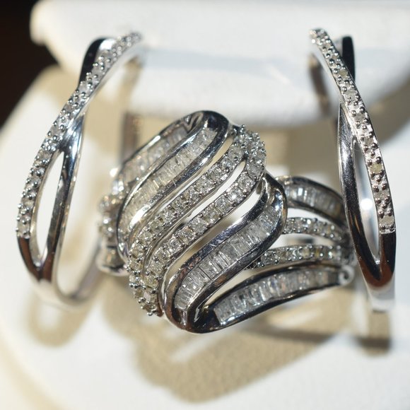 Sterling Silver Genuine Diamond Ring and Earrings. Ring size 7 - Picture 1 of 13